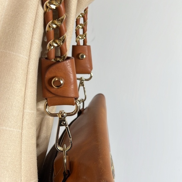 1960’s Gucci Suede and Leather Shoulder with Crossbody Chain Bag - Picture 4 of 16